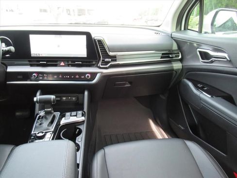 Used 2025 Kia Sportage SX FWD image 13