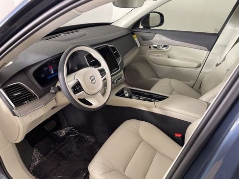 Used 2025 Volvo XC90 T8 Plus AWD/4WD image 39