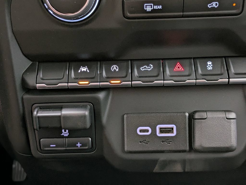 Certified 2024 Chevrolet Silverado 1500 Custom AWD/4WD image 8