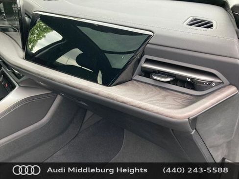 Used 2025 Audi Q5 Premium w/ Convenience Package AWD/4WD image 23