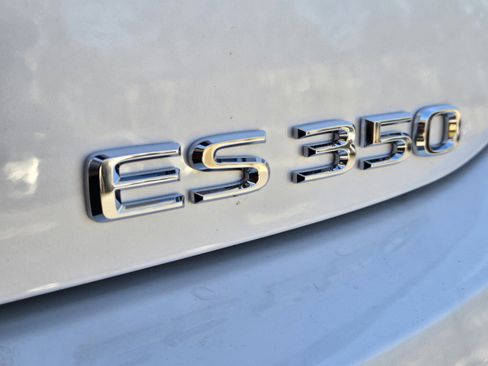New 2025 Lexus ES 350 w/ Premium Package image 9