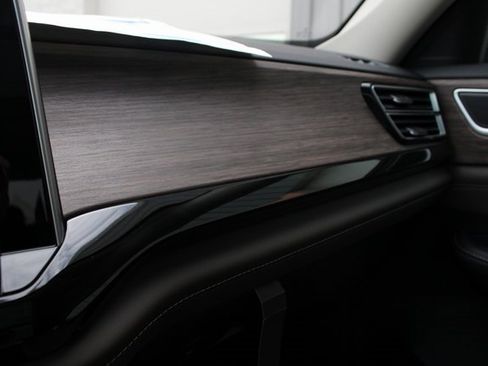 New 2025 Volkswagen Atlas SEL image 6