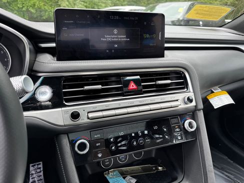 Used 2025 Genesis G70 2.5T w/ Sport Prestige Package image 28