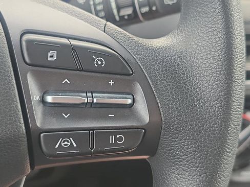 Used 2023 Hyundai Kona SEL AWD/4WD image 25