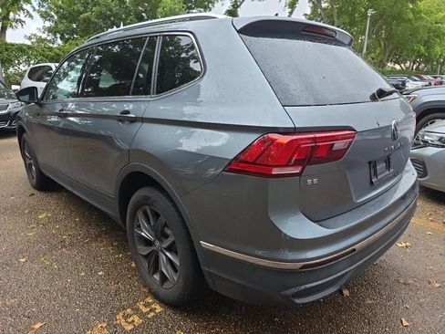 Used 2022 Volkswagen Tiguan SE image 2