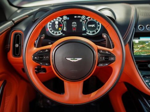 Used 2022 Aston Martin DBX image 28