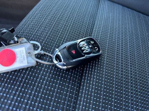 Used 2025 Buick Envista Preferred image 21