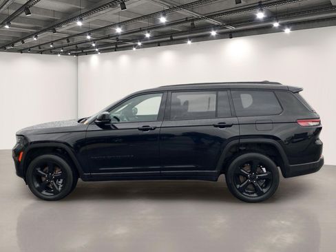 Used 2023 Jeep Grand Cherokee L Laredo image 4