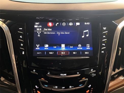 Used 2020 Cadillac Escalade Premium Luxury image 24