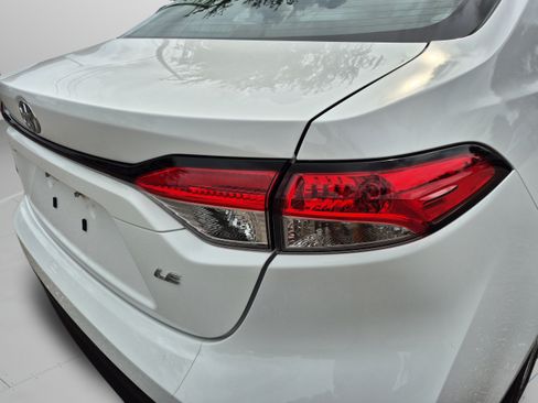 Used 2023 Toyota Corolla LE FWD image 32