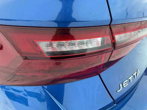 Used 2024 Volkswagen Jetta SE image 18