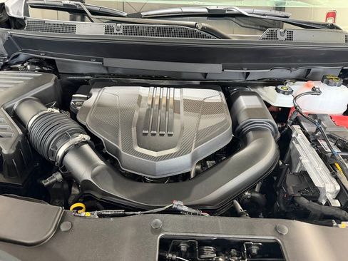 New 2026 Chevrolet Traverse LT w/ LPO, Floor Liner Package FWD image 4