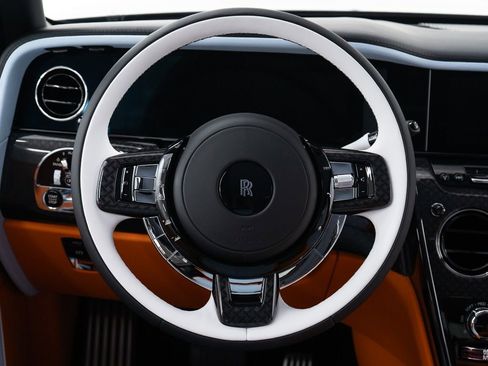 New 2026 Rolls-Royce Cullinan Black Badge image 39