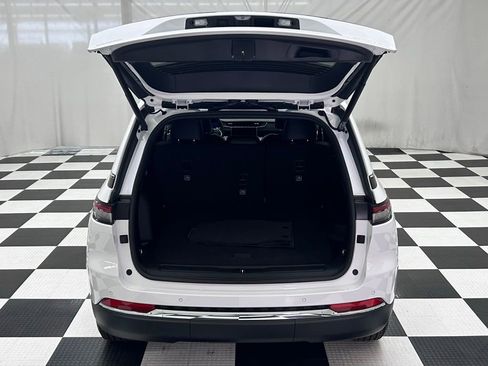 New 2025 Jeep Grand Cherokee Limited w/ Trailer Tow Package image 9