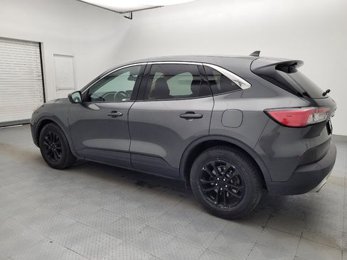 Used 2020 Ford Escape SE image 3