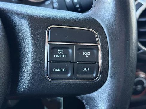 Used 2018 Jeep Wrangler Unlimited Rubicon w/ Connectivity Group image 17