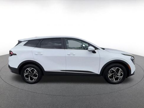 Used 2025 Kia Sportage LX FWD image 16