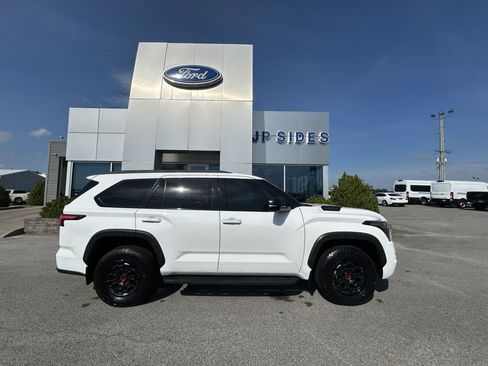 Used 2023 Toyota Sequoia TRD Pro AWD/4WD image 3