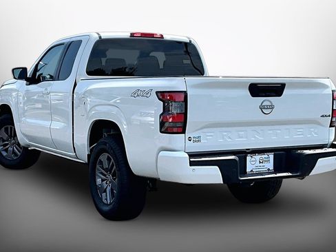 Certified 2025 Nissan Frontier SV AWD/4WD image 11