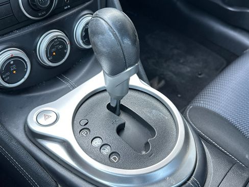 Used 2014 Nissan 370Z Base image 17