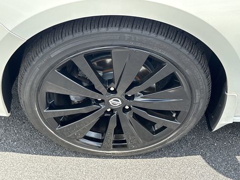 Used 2022 Nissan Altima 2.5 Platinum AWD/4WD image 29