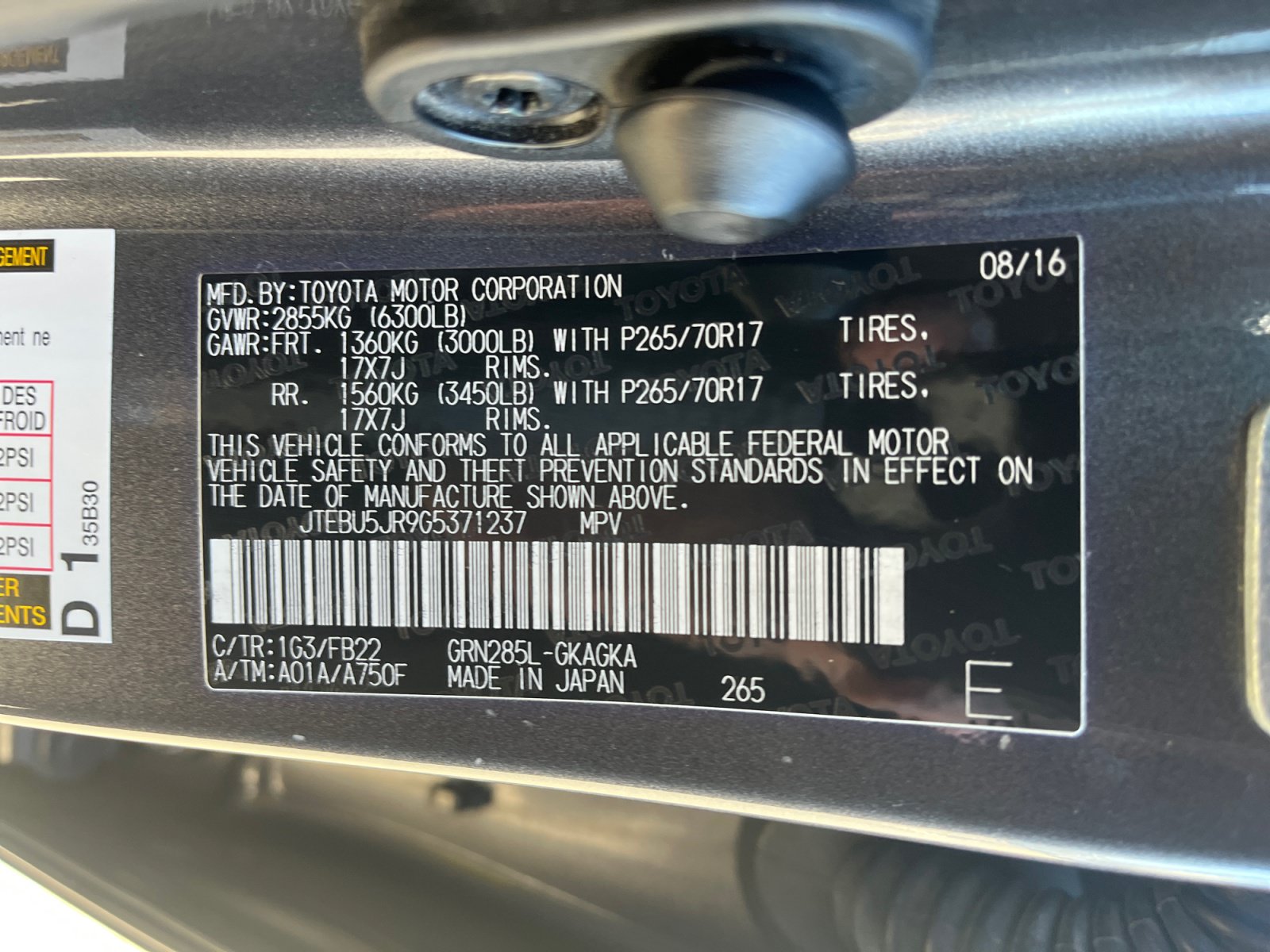 Used 2016 Toyota 4Runner SR5 AWD/4WD image 25