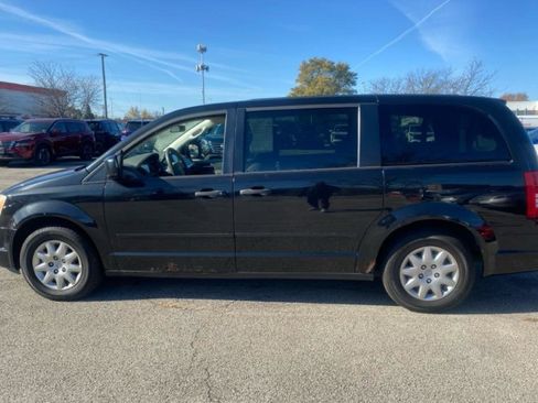 Used 2008 Chrysler Town & Country LX image 8