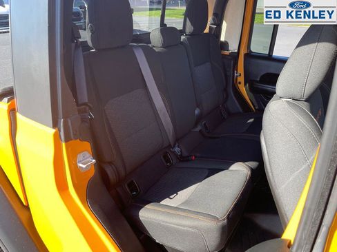 Used 2021 Jeep Gladiator Mojave w/ Cold Weather Group image 28