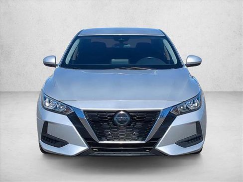 Used 2021 Nissan Sentra SV image 2
