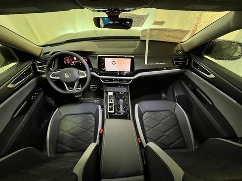 New 2026 Volkswagen Atlas Peak Edition AWD/4WD image 13