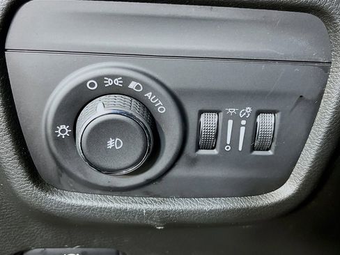 Used 2021 Jeep Grand Cherokee L Overland w/ Luxury Tech Group IV AWD/4WD image 13