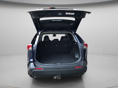 Certified 2021 Toyota RAV4 XLE Premium AWD/4WD image 9
