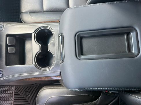 Used 2019 Chevrolet Suburban LT AWD/4WD image 27