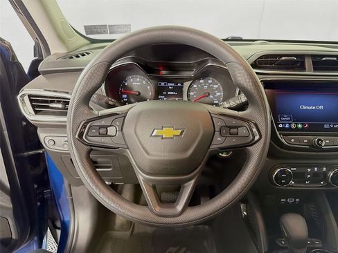 Used 2021 Chevrolet TrailBlazer LT w/ Convenience Package image 12