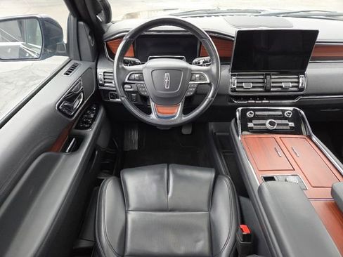 Used 2024 Lincoln Navigator Premiere image 36