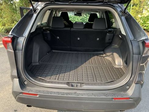 Certified 2023 Toyota RAV4 LE FWD image 32