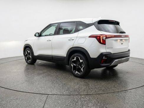 Used 2025 Kia Seltos S FWD image 6