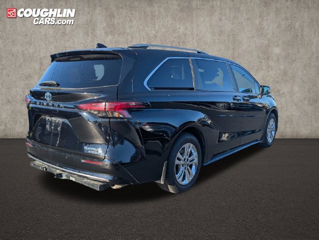 Used 2023 Toyota Sienna Platinum AWD/4WD image 7