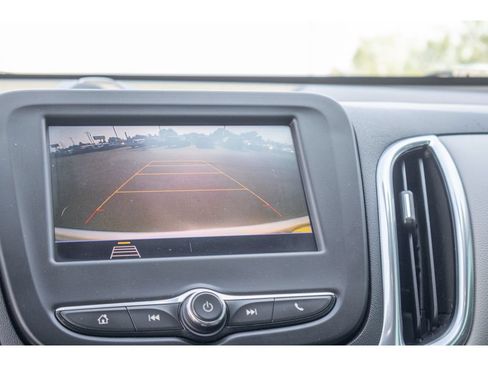 Used 2021 Chevrolet Equinox LT AWD/4WD image 24