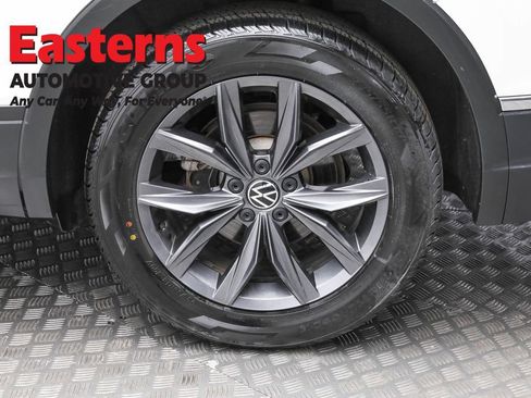 Used 2023 Volkswagen Tiguan SE image 8