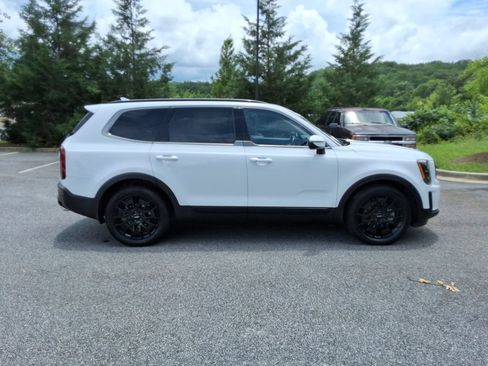 Used 2022 Kia Telluride EX w/ EX Premium Package AWD/4WD image 4