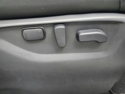 Used 2021 Nissan Armada SL w/ Captain's Chairs Package image 42