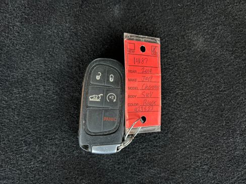Used 2019 Jeep Cherokee Limited AWD/4WD image 38