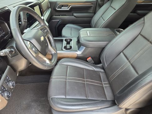 Used 2024 Chevrolet Silverado 2500 High Country w/ High Country Premium Package AWD/4WD image 14