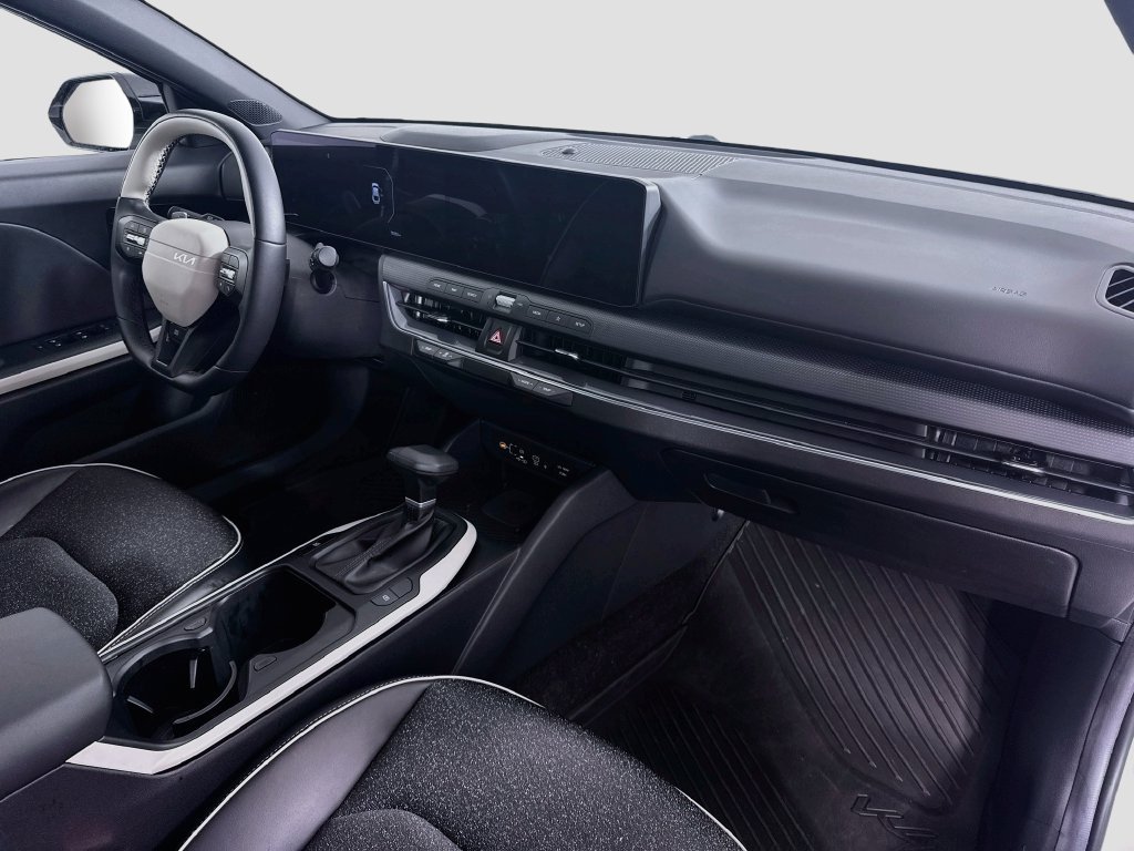 Used 2025 Kia K4 GT-Line FWD image 30