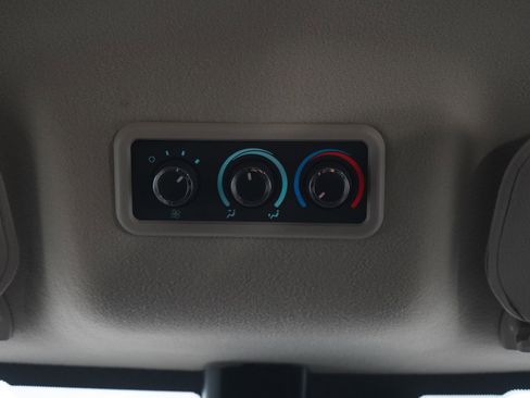 Used 2025 Chevrolet Express 3500 LT w/ LT Preferred Equipment Group RWD image 15