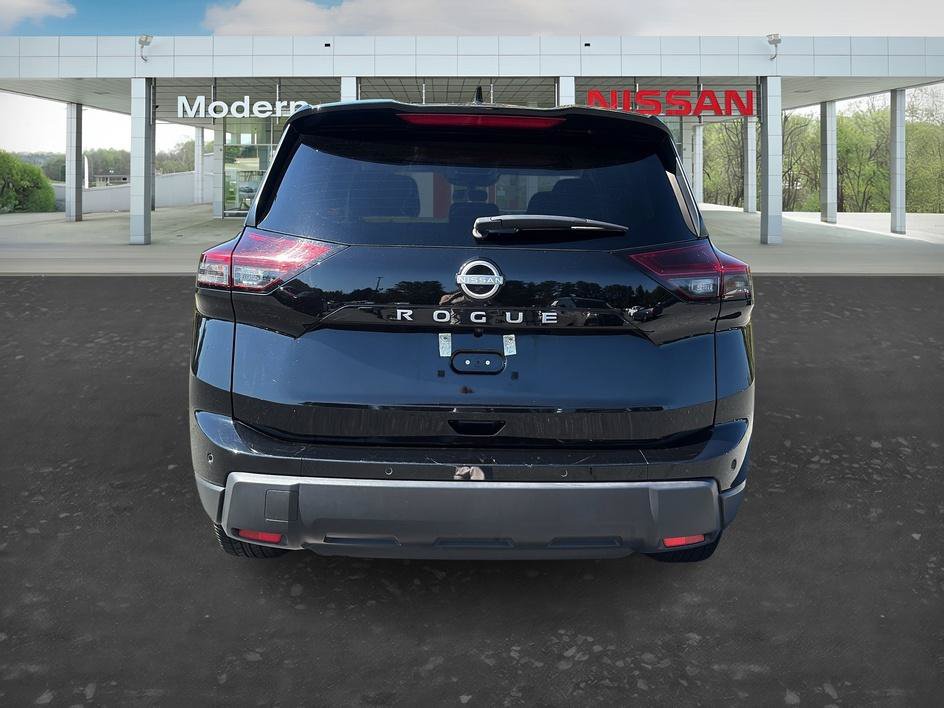 Certified 2025 Nissan Rogue SV FWD image 4