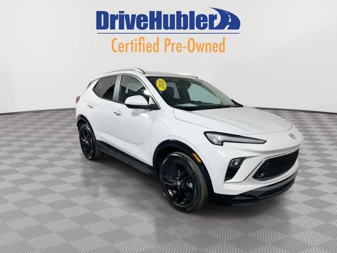 Used 2024 Buick Encore GX Sport Touring image 2
