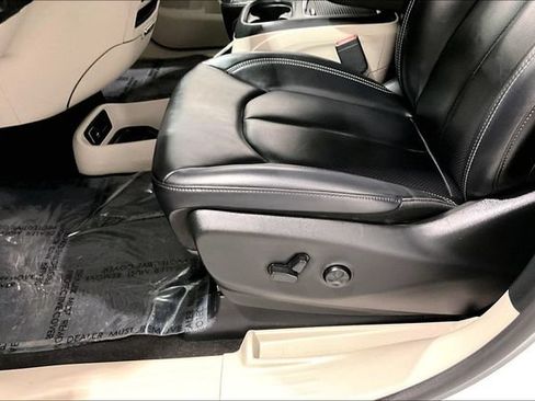 Used 2023 Chrysler Pacifica Touring-L AWD/4WD image 25