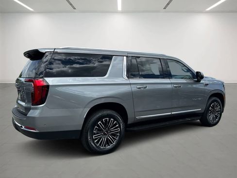 Used 2026 GMC Yukon XL Elevation AWD/4WD image 4